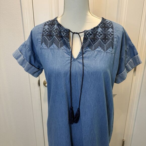 Old Navy Denim Chambray Dress Midi Embroidered Boho Cottage Core S/P - Picture 2 of 9